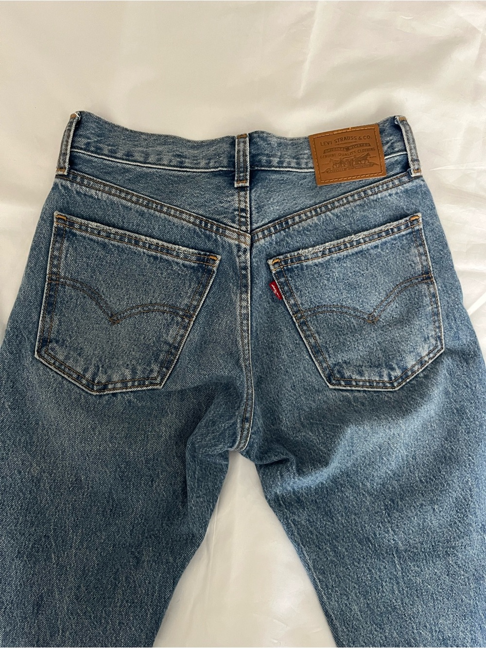 Levi’s middy straight leg